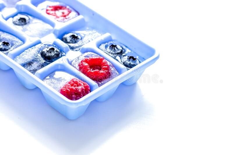 30+ Download Ice Cube Mockup Free&nbsp;PSD